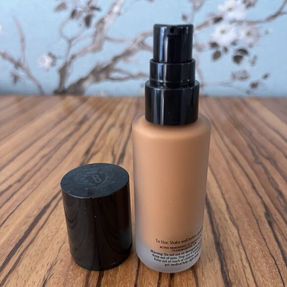 Bobbi Brown Weightless Skin Foundation SPF 15 W-086 Warm Almond - Picture 3 of 4